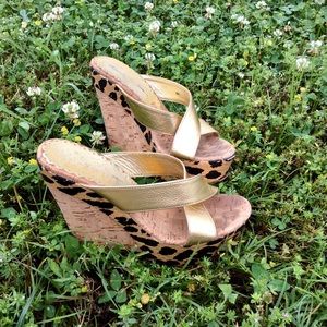 Beverly Feldman Gold Sandals Wedge Platform size 6